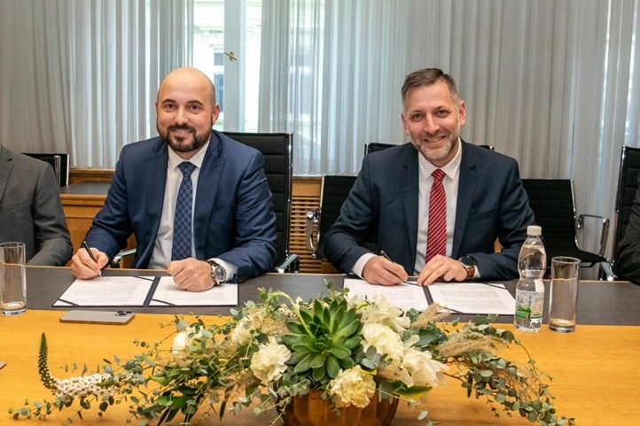 Zdroj fotografií: KÚ Plzeňského kraje 240126_Podpis_memorandum_vzdelavaci_centrum_1