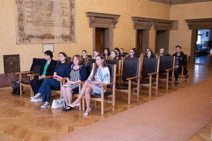 Fotografie z přijetí: P. Stará 240322_Regensburg_studenti_2