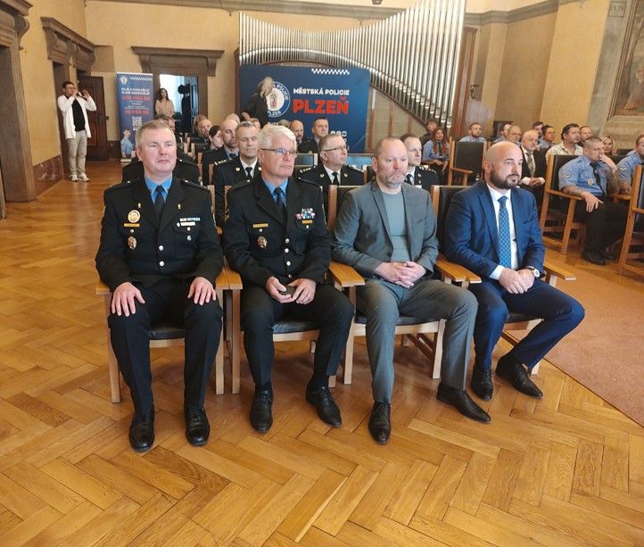 Zdroj fotografií: Městská policie Plzeň 240410_Mestska_policie_oceneni_2