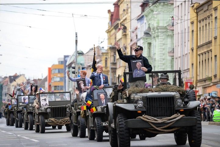 Fotografie: M. Pecuch 240505_Slavnosti_svobody_Convoy_2