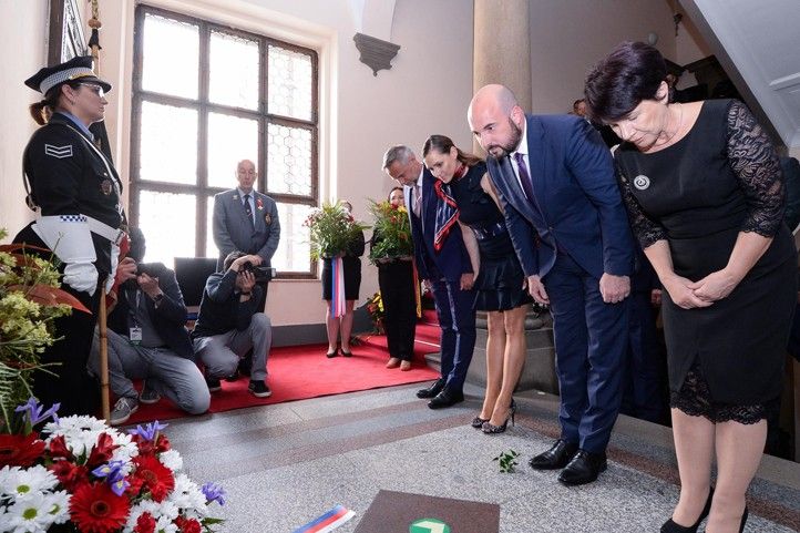 Fotografie: M. Pecuch 240506_Slavnosti_svobody_Prijeti_pieta_radnice_4