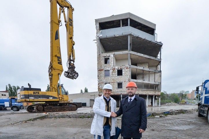 Ilustrační foto 240507_Carimex_demolice_2