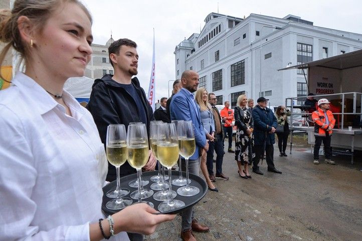 Fotografie: M. Pecuch 240507_Park_dum_Svetovar_5