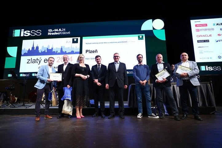 Fotografie z předání ocenění (zdroj: web konference ISSS) 240516_ISSS_Zlaty_erb_1
