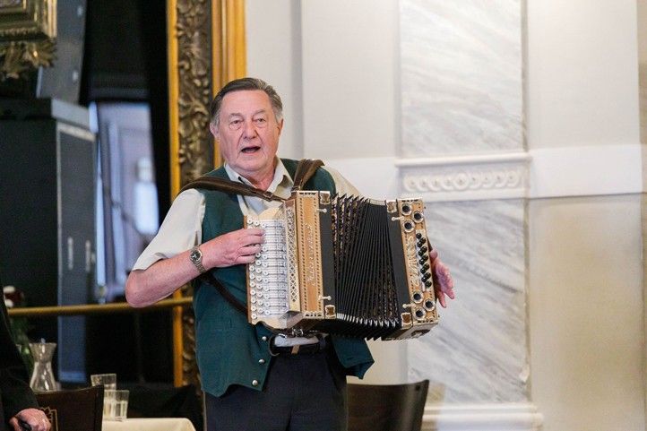 Archivní snímky: Odbor sociálních služeb MMP 240522_Seniori_bavi_seniory_1