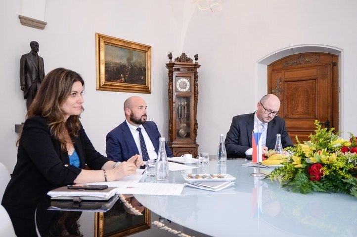 Velvyslanec Německa navštívil Plzeň. Fotografie: M. Pecuch 240605_velvyslanec_nemecko_02