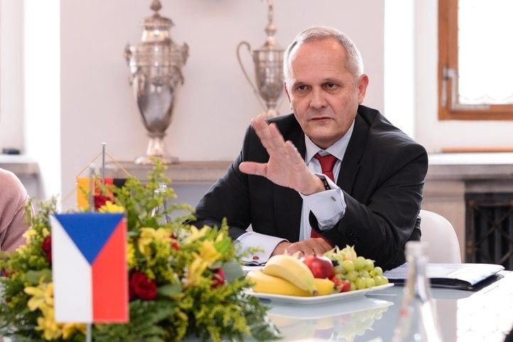 Velvyslanec Německa navštívil Plzeň. Fotografie: M. Pecuch 240605_velvyslanec_nemecko_04