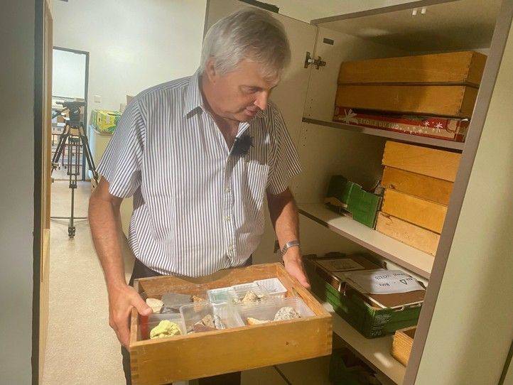 Foto vybalování a přípravy kateder v náhradních prostorách (zdroj: archiv ZČU) 240830_ZCU_pedagogicka_3