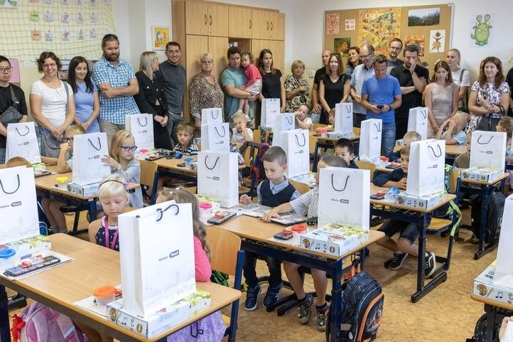 Zahájení školního roku na 11. ZŠ v Plzni. Fotografie: P. Eret 240902_novy_skolni_rok_02