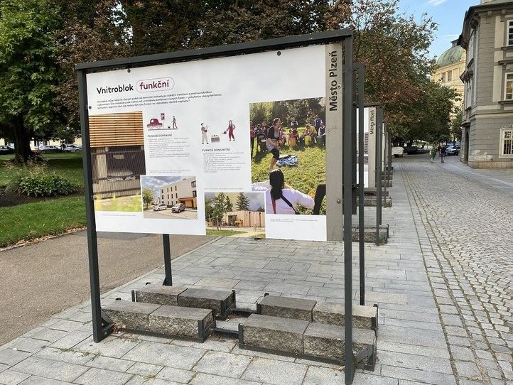 Výstava Vnitroblok plzeňský. Fotografie: B. Hájková 240906_vystava_vnitroblok_03