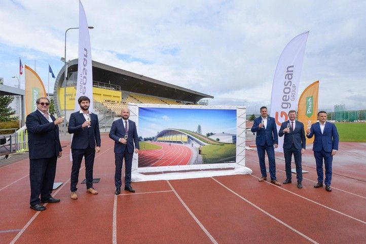 Zahájení stavby (fotografie: M. Pecuch) 240910_Tribuna_Atletika_2