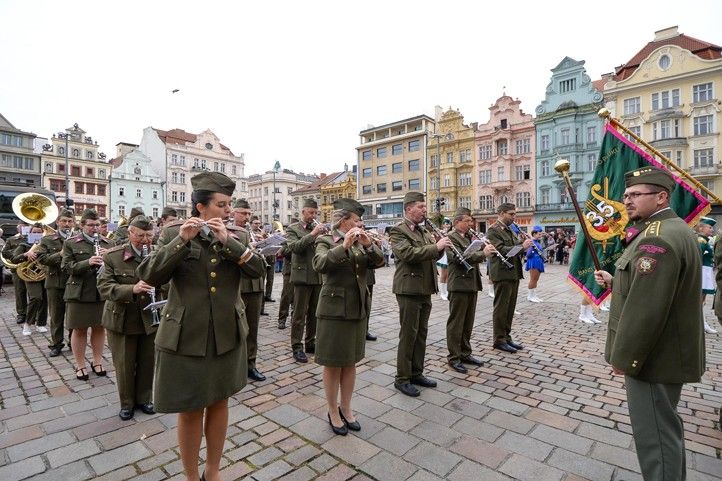 Ilustrační foto 240913_Petatricatnici_kapela_1