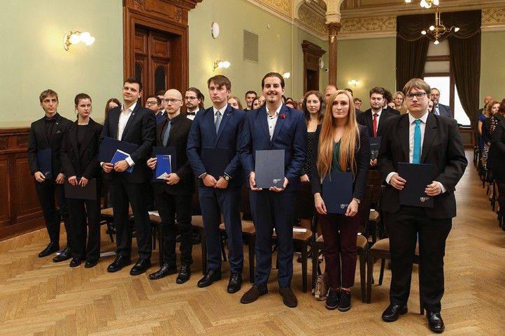 Zdroj fotografií: ZČU v Plzni 241009_ZCU_stipendia_2
