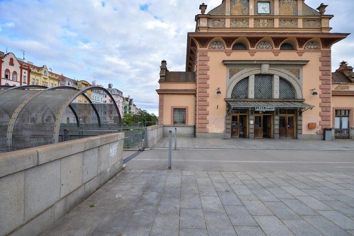 241015_Jizni_nadrazi_jizak_popelnice_2