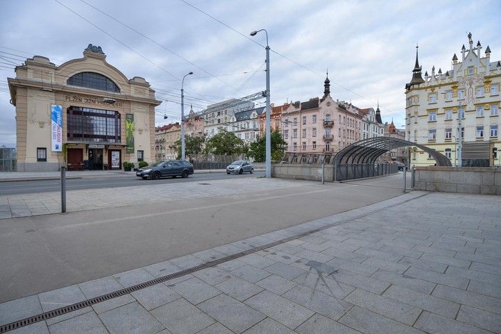 241015_Jizni_nadrazi_jizak_popelnice_4