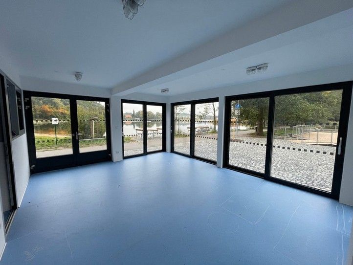 Nový stánek (fotografie: M. Gregar) 241101_Piont_stanek_Bolevak_5