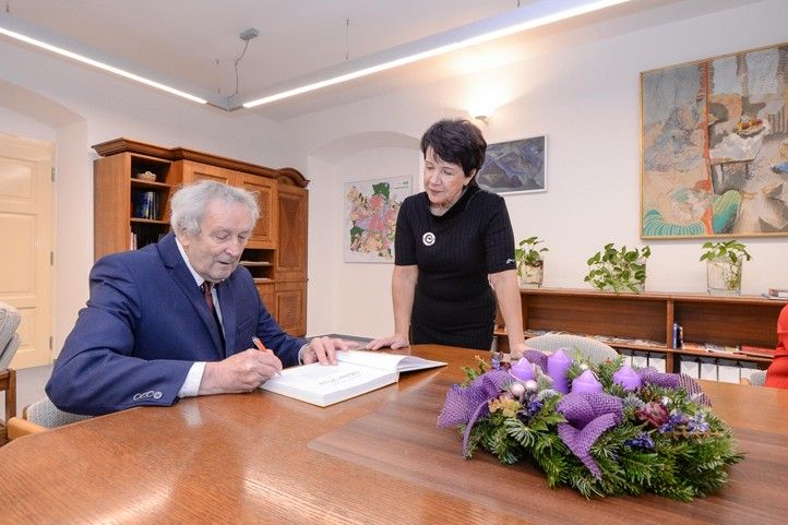 Přijetí na plzeňské radnici (fotografie: M. Pecuch) 241203_Hausner_2