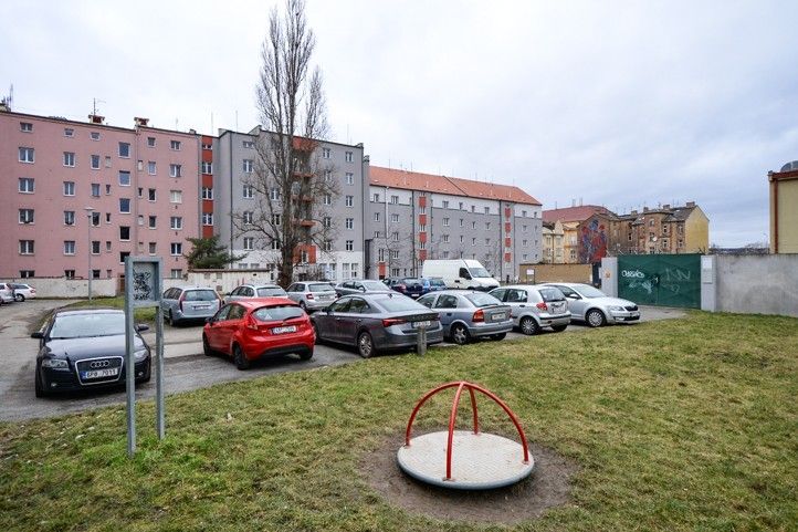 Vnitroblok v Korandově ulici (ilustrační foto: M. Pecuch) 250120_Korandova_1