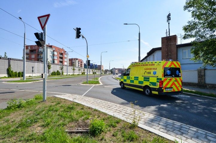 Ilustrační fotografie: M. Pecuch 250128_Doprava_IZS_sanitka_semafor_1