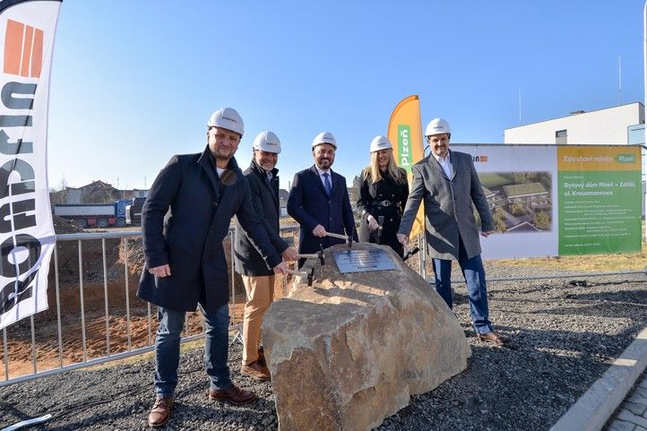 Zahájení stavby (fotografie: M. Pecuch) 250306_Polyfunkcni_dum_Zatisi_1