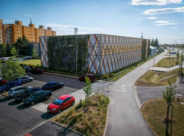 Zdroj vizualizací: Design Arch s.r.o. / Ing. arch. J. Miller 250403_Hala_Krasovska_gymnastika_vizualizace_1