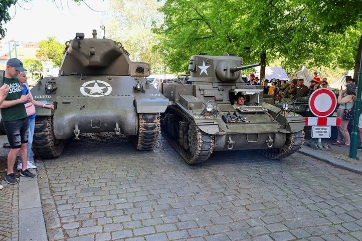 Do Plzně najíždí vojenská historická technika. Fotografie: MMP 250502_Vojenska_Historicka_Technika_06