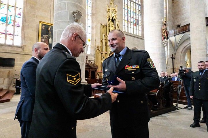 250526_Policie_katedrala_2