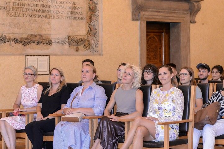 Přijetí na plzeňské radnici (fotografie: M. Pecuch) 250708_Letni_jazykova_skola_1