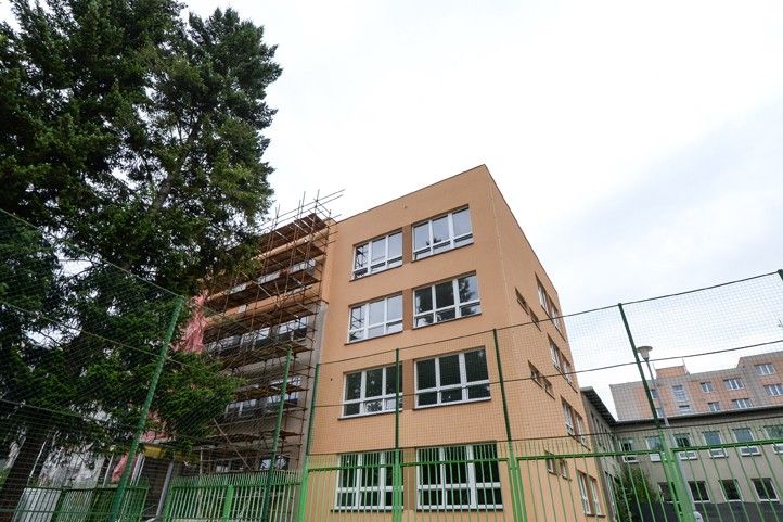 Probíhající stavba na 13. ZŠ (fotografie: M. Pecuch) 250724_Pristavba_13_ZS_6