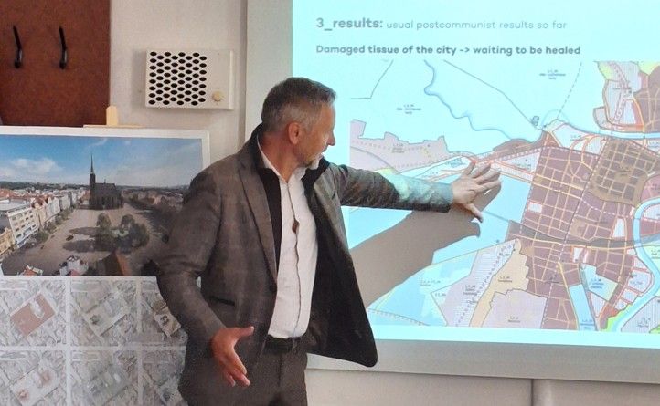 Zdroj fotografií: Útvar koncepce a rozvoje města Plzně 251001_UKR_Hamburk_Svycarsko_2