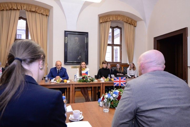 Přijetí na plzeňské radnici (fotografie: M. Pecuch) 251008_Prijeti_britanie_velvyslanec_2