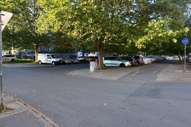 V Doudlevcích se rozšíří zóny placeného parkování. Fotografie: R. Žáková 251009_parkovaci_zona_doudlevecka_04