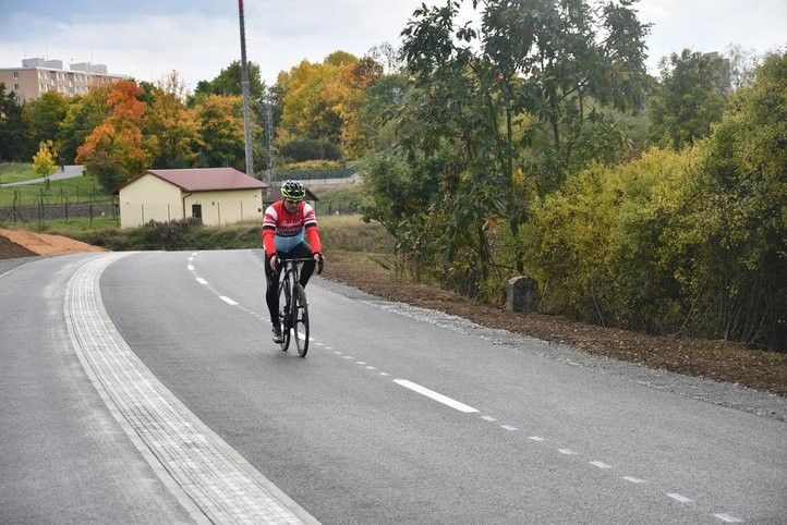 Cyklostezka z Plzně do Chrástu je dokončená. Fotografie: R. Žáková 251010_cyklostezka_chrast_02