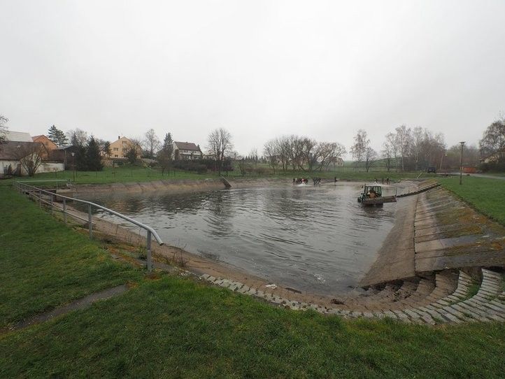 Rekonstrukcí projde vodní nádrž v Červeném Hrádku. Fotografie: M. Gregar, O. Hysek 251015_cerveny_hradek_05