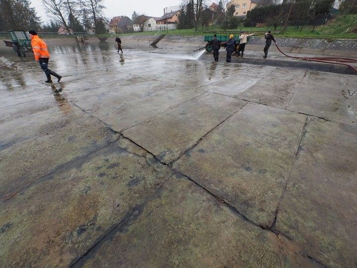 Rekonstrukcí projde vodní nádrž v Červeném Hrádku. Fotografie: M. Gregar, O. Hysek 251015_cerveny_hradek_06