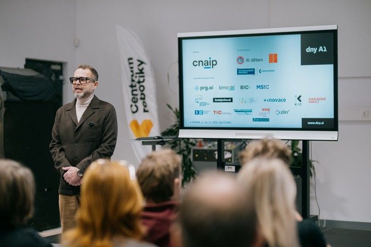 Zdroj fotografií: Centrum robotiky 251110_AI_dny_CR_2