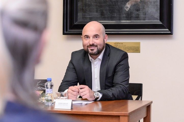 Přijetí na plzeňské radnici (fotografie: M. Pecuch) 251210_Noc_s_operou_seky_3