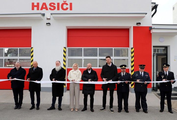 Zrekonstruovaná zbrojnice (zdroj fotografií: ÚMO Plzeň 2-Slovany) 260302_Koterov_hasici_1