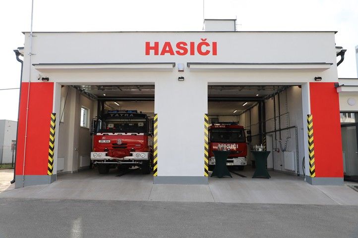 Zrekonstruovaná zbrojnice (zdroj fotografií: ÚMO Plzeň 2-Slovany) 260302_Koterov_hasici_2