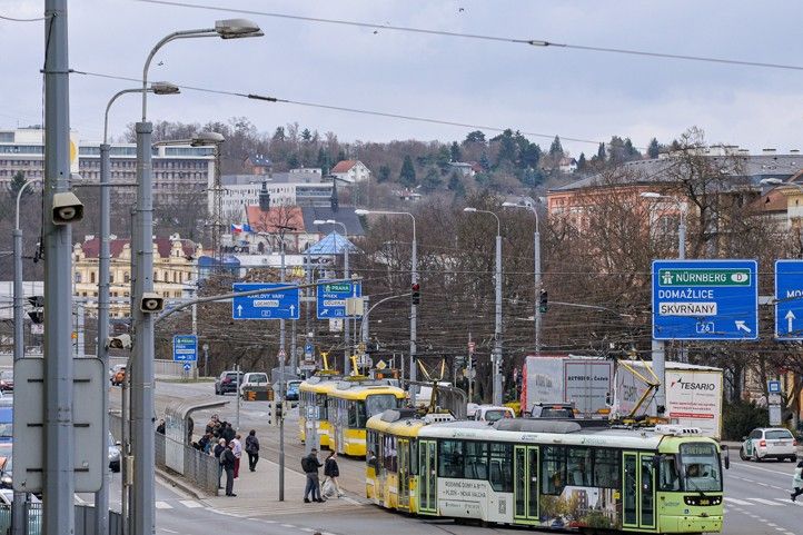 260326_Osvetleni_lampy_centrum_1