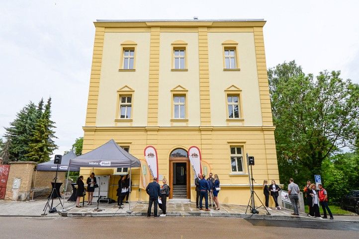 Slavnostní otevření objektu (fotografie: M. Pecuch) 260609_Byt_dum_Na_Jikalce_2